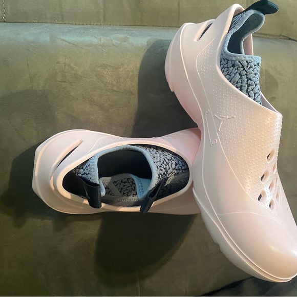 Jordan
System.23 "Pink" clogs - Picture 5 of 7